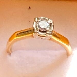 Heirloom 14 kt gold engagement ring circa 1950